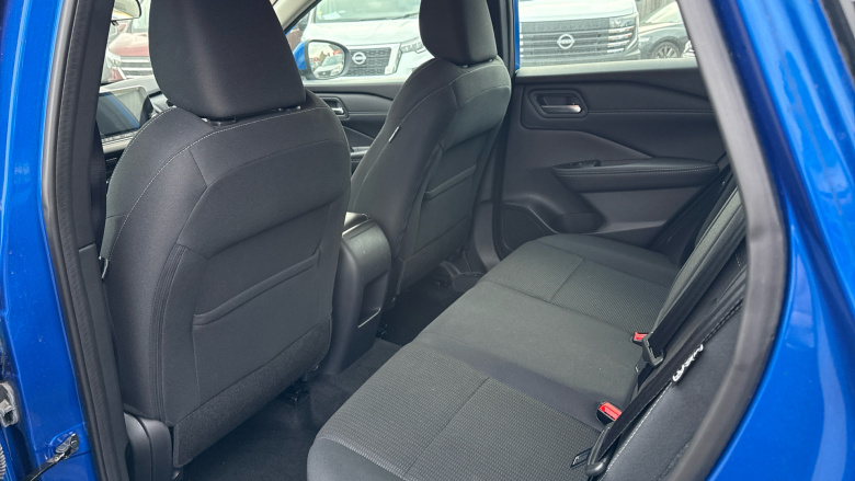 Nissan Qashqai 1.3 DiG-T MH Acenta Premium 5dr Petrol Hatchback